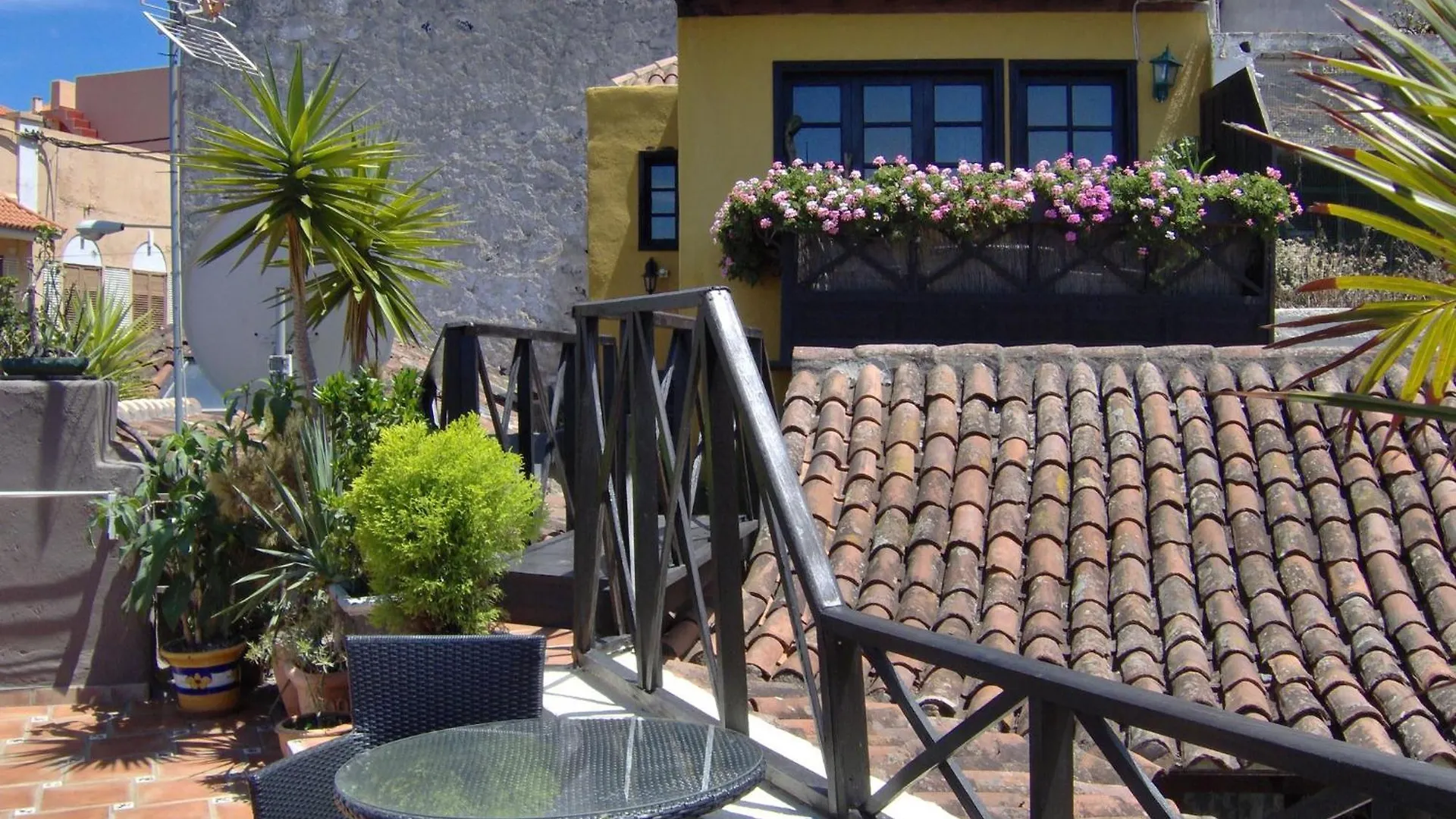 Apartment Holiday Home In English Style With Sea View Icod De Los Vinos